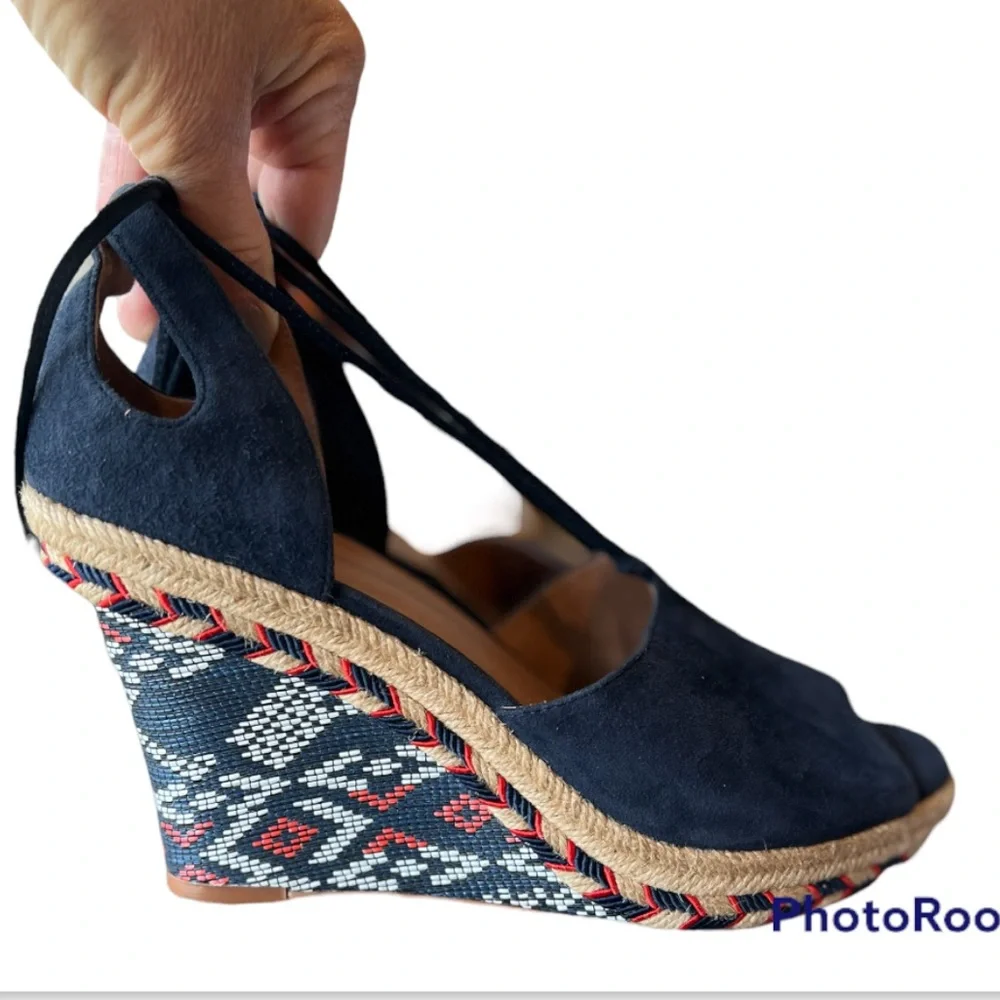 CABI Isla New Condition Navy Blue Suede Wedges Size 7.5